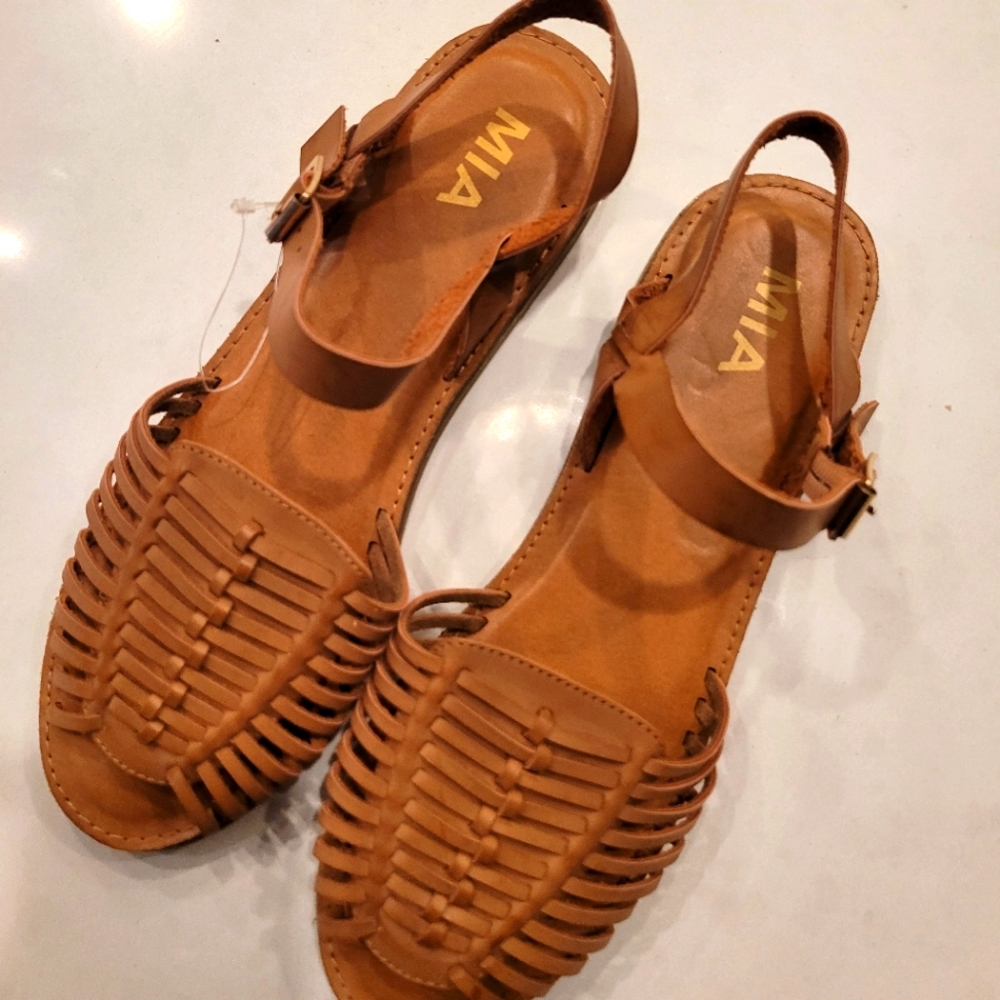 NWOT MIA Boho Summer Sandals/Flats. Open Weave, Adjustable ankle strap. 9.5